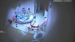 继妹：你可以把任何东西放到我嘴里