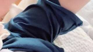 性感继妹给我的清晨快乐手淫射精