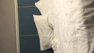 萝莉酱❤️寂寞少妇点黄瓜外卖被外卖小哥逼里强塞黄瓜互相草对方